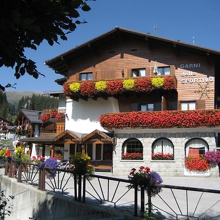 Hotel Garni Dello Sportivo Madonna Exteriör bild