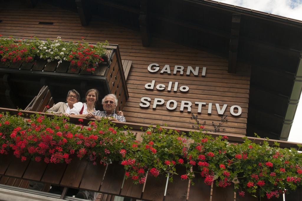 Hotel Garni Dello Sportivo Madonna Exteriör bild