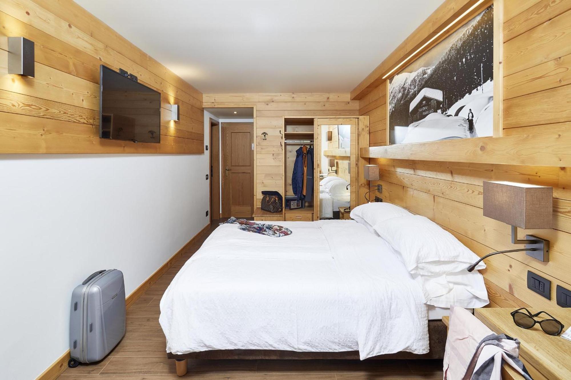 Hotel Garni Dello Sportivo Madonna Exteriör bild