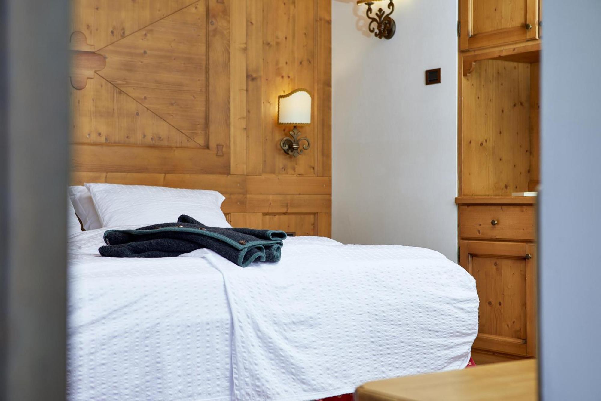 Hotel Garni Dello Sportivo Madonna Exteriör bild