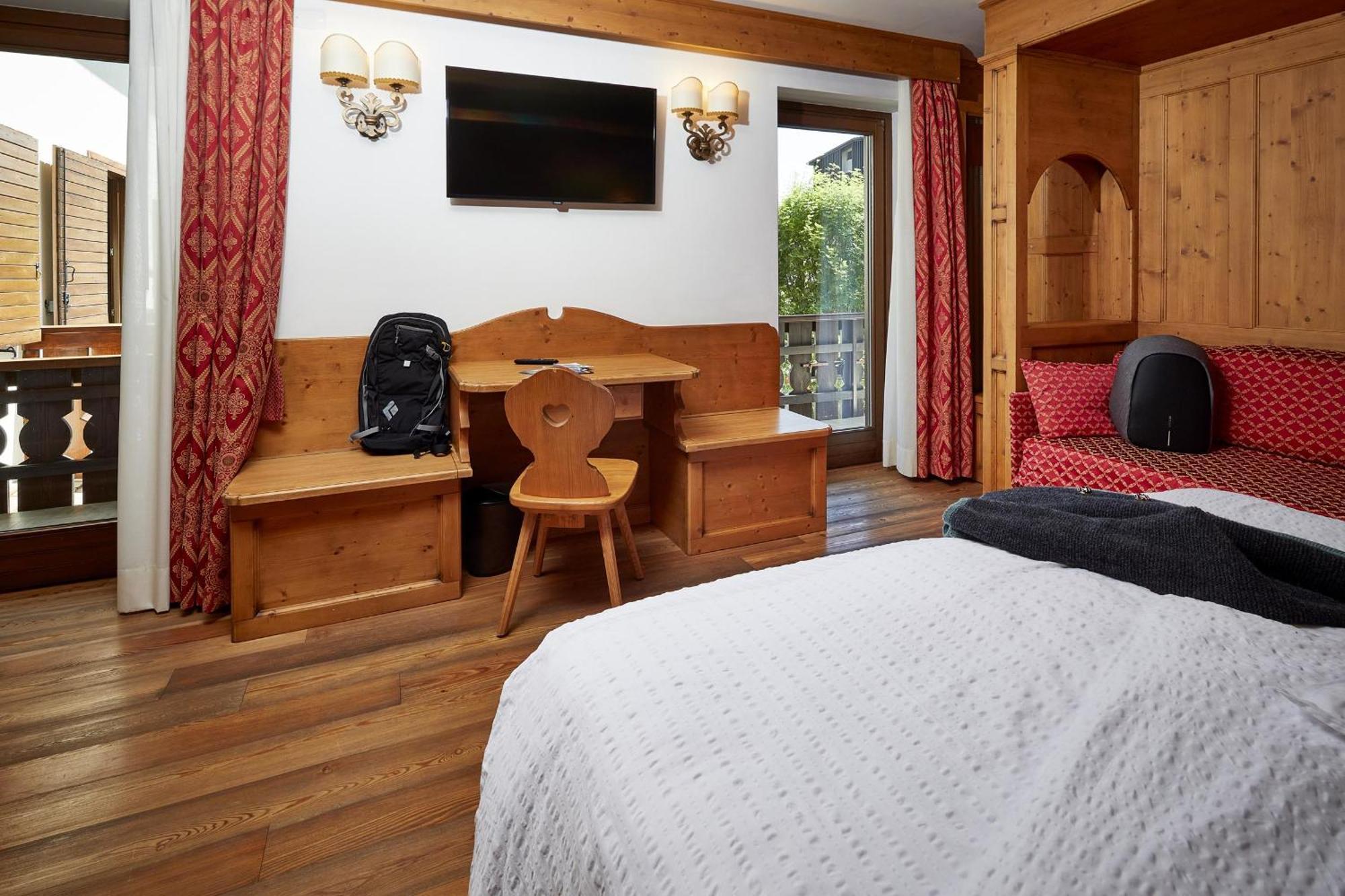 Hotel Garni Dello Sportivo Madonna Exteriör bild
